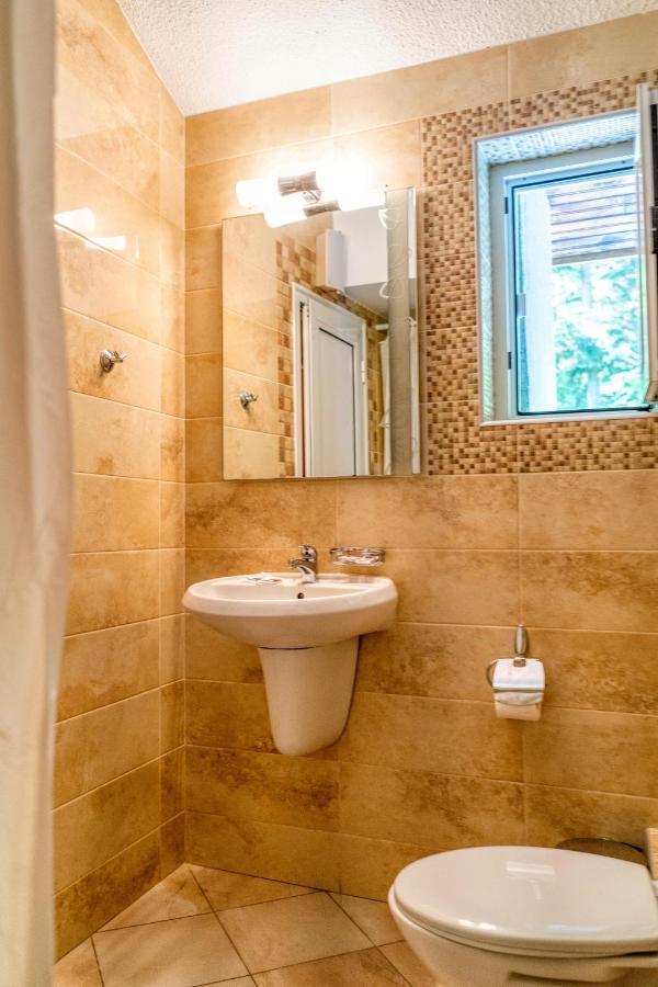 Крушун - Единствена На Метри От Водопадите, Krushun - The Only Stay Just Meters From The Waterfalls Krushuna Extérieur photo