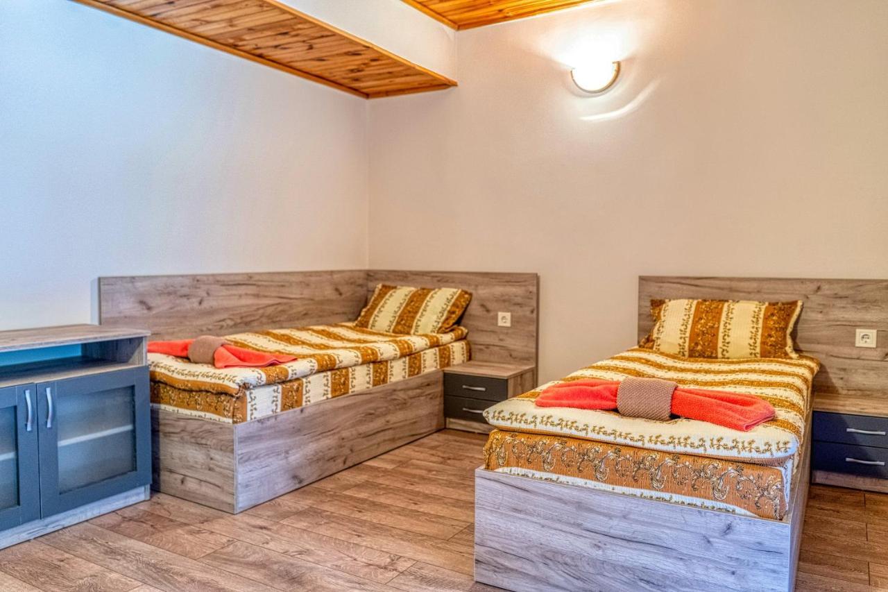 Крушун - Единствена На Метри От Водопадите, Krushun - The Only Stay Just Meters From The Waterfalls Krushuna Extérieur photo