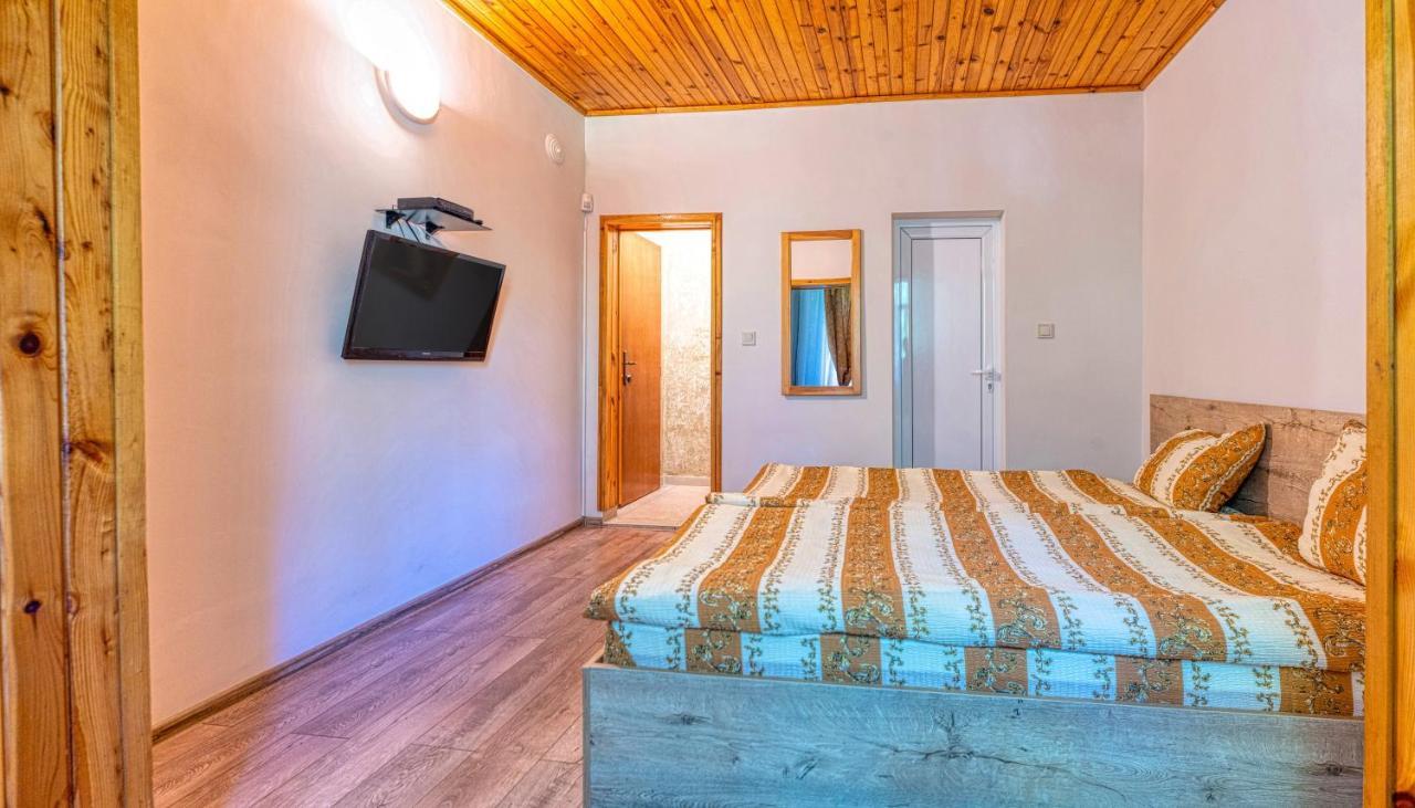 Крушун - Единствена На Метри От Водопадите, Krushun - The Only Stay Just Meters From The Waterfalls Krushuna Extérieur photo